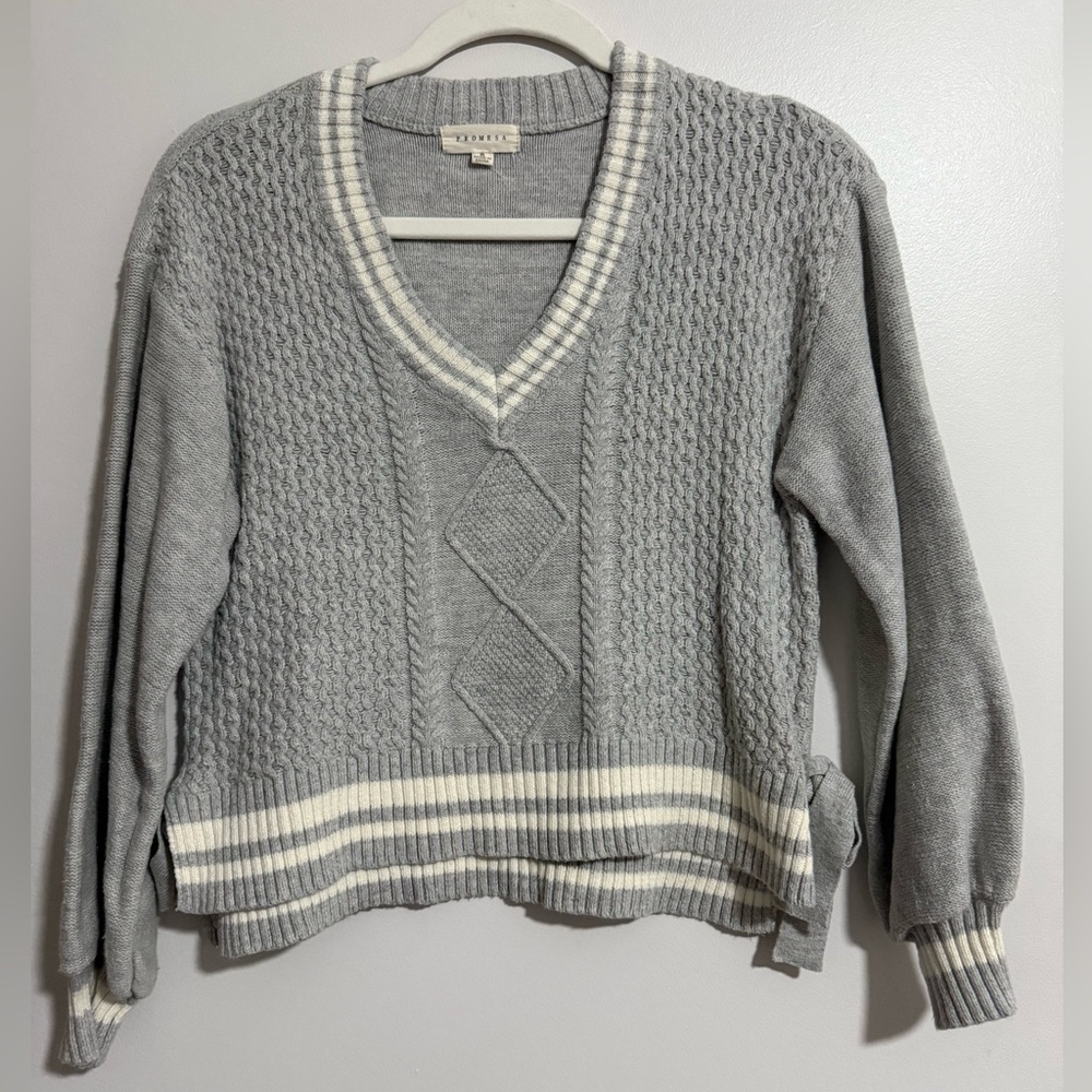 Promesa Light Gray V-Neck Sweater